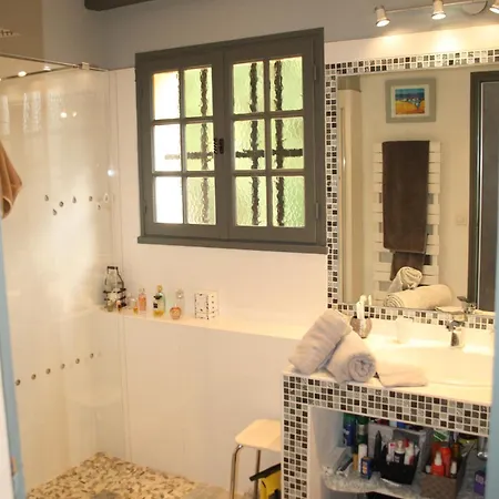 Ma Cardaline Avec Piscine Et Vue Avec 3 Pour 6 Personnes Classe 3 Etoiles Le Castellet (Var)